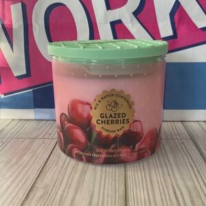 Bath & Body Works GLAZED CHERRIES 3 Wick Candle